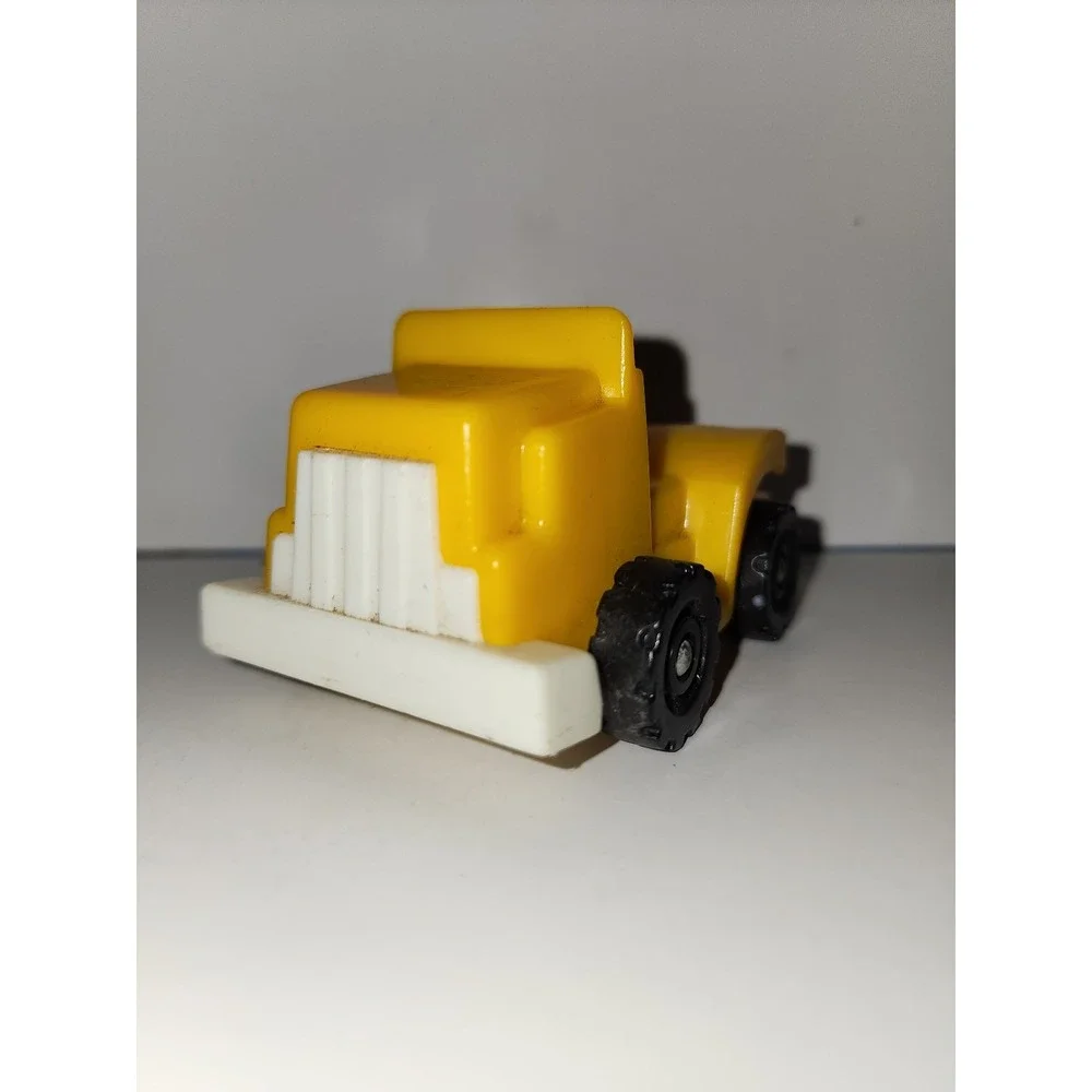 Vintage‎ yellow Fisher Price Toy Truck SB1
